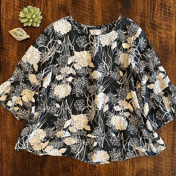 Bryn Walker | “Fran” Floral Blouse with 3/4 Bell Sleeves, 100% Ramie - Picture 1 of 8